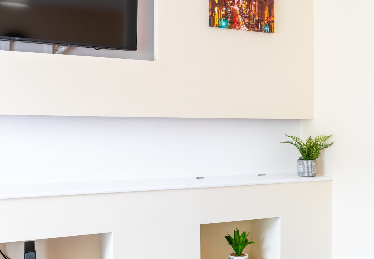 House in Bristol - Creswicke 3 Bedroom House - Knowle, Bristol
