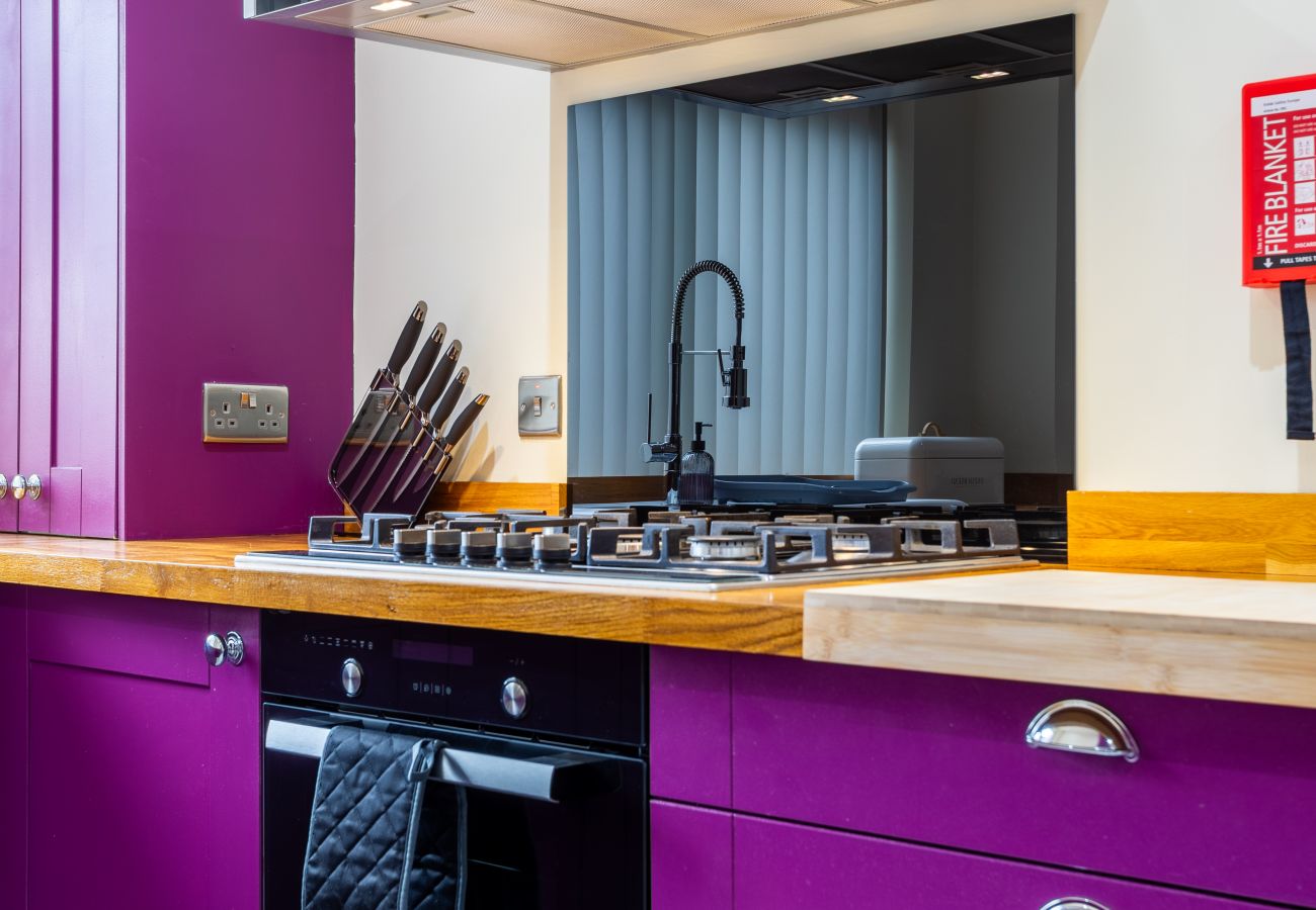 House in Bristol - Creswicke 3 Bedroom House - Knowle, Bristol