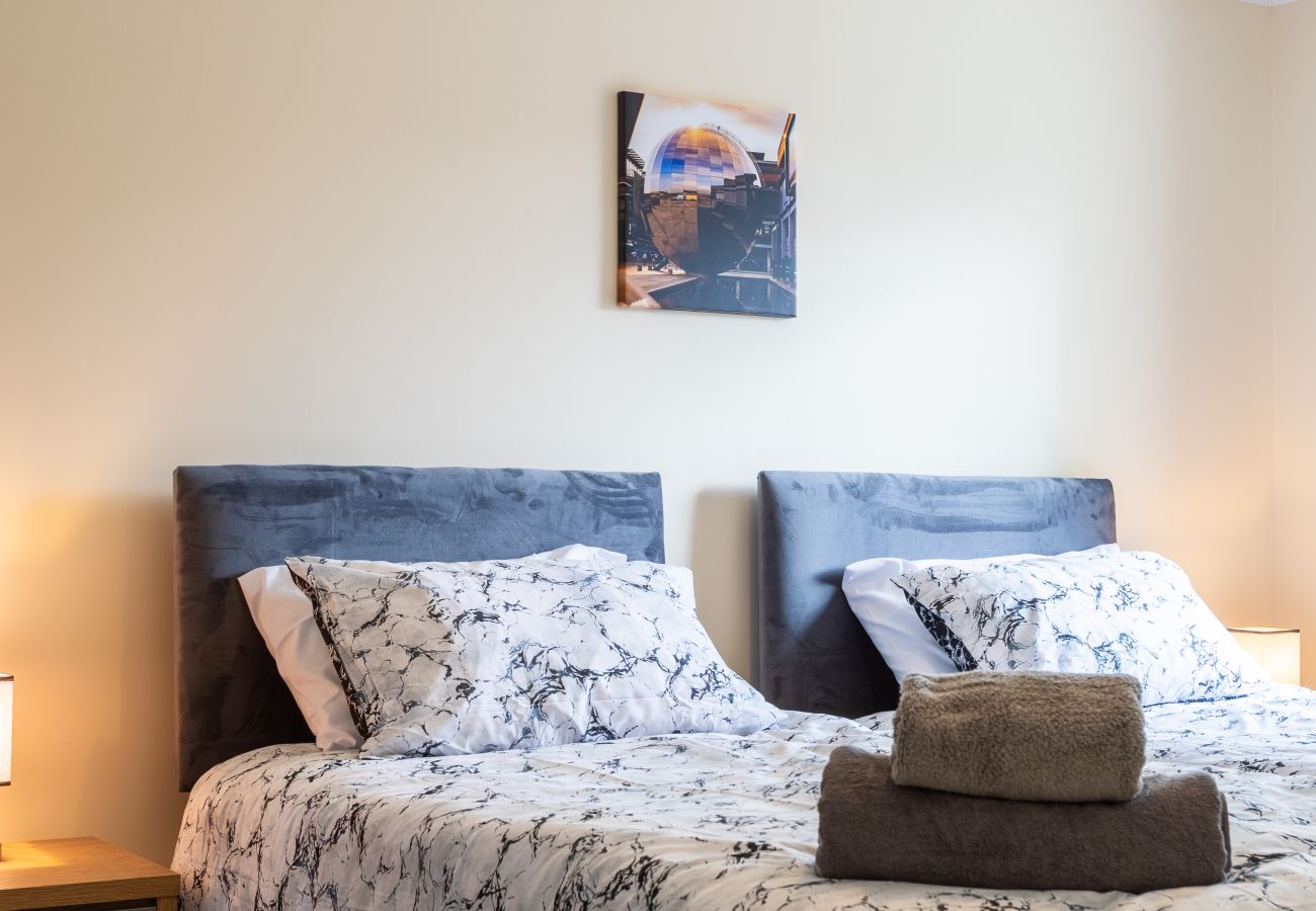 House in Bristol - Creswicke 3 Bedroom House - Knowle, Bristol