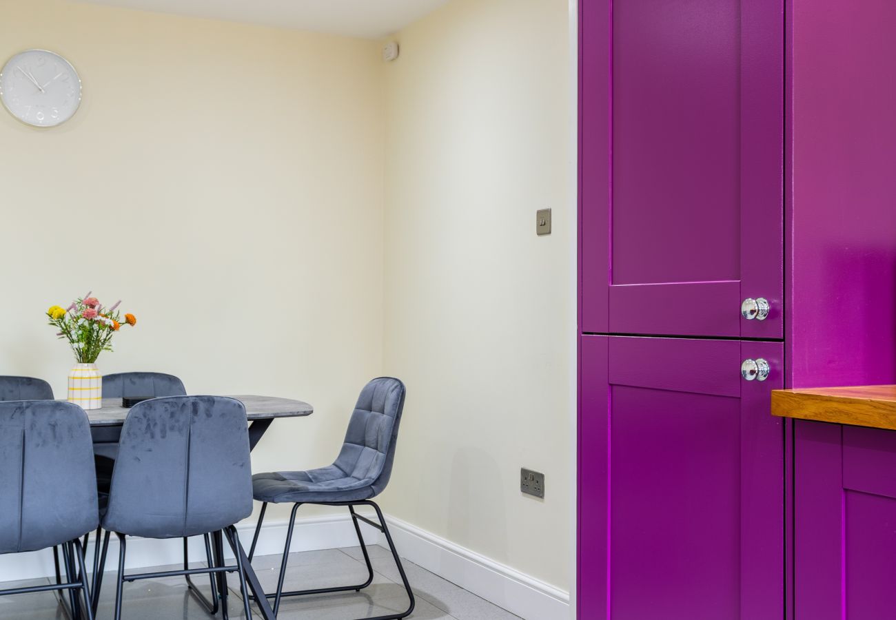 House in Bristol - Creswicke 3 Bedroom House - Knowle, Bristol