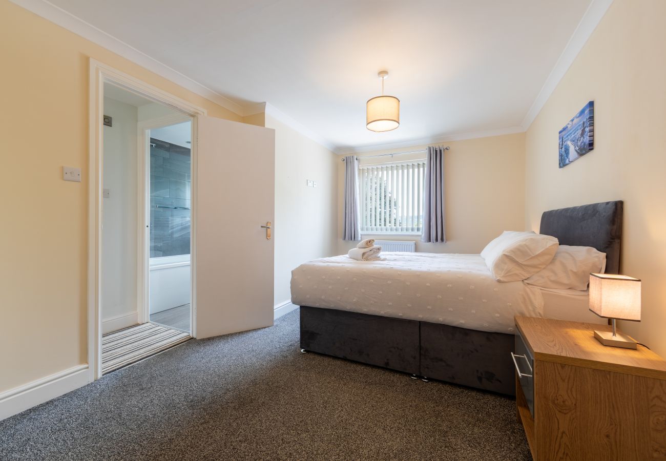 House in Bristol - Creswicke 3 Bedroom House - Knowle, Bristol