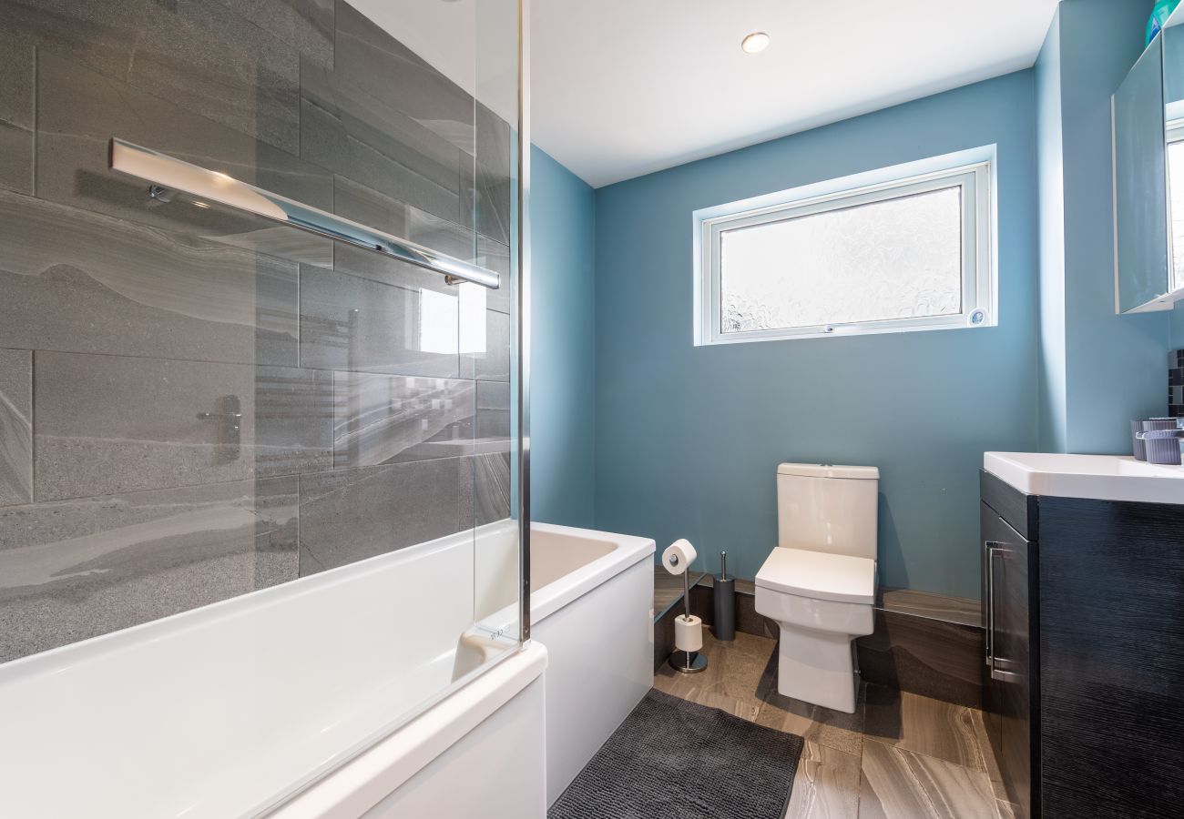 House in Bristol - Creswicke 3 Bedroom House - Knowle, Bristol