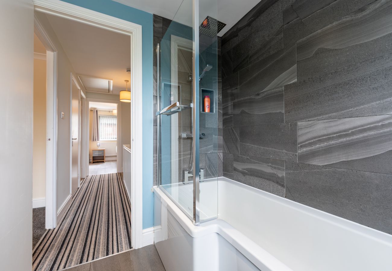 House in Bristol - Creswicke 3 Bedroom House - Knowle, Bristol