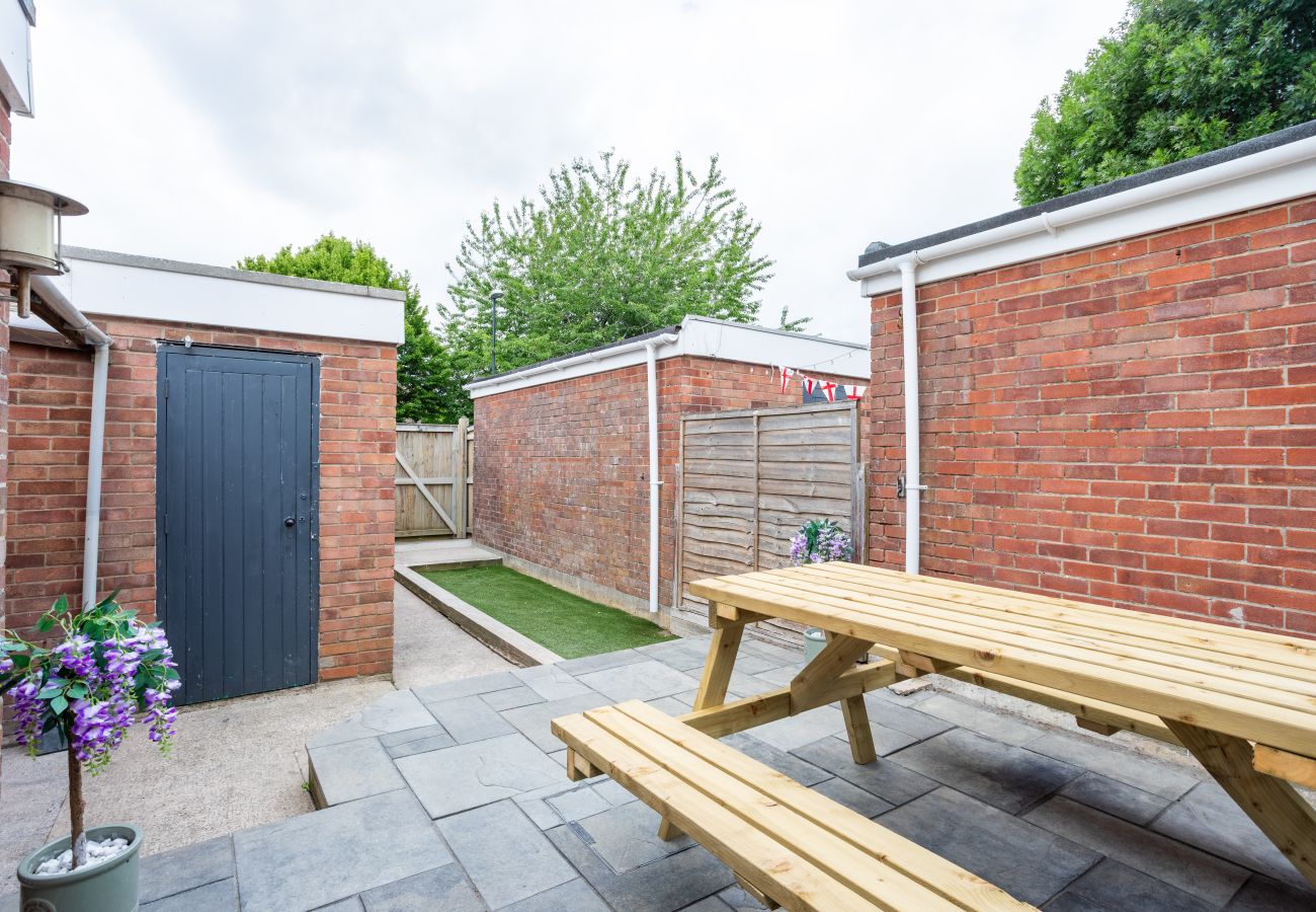 House in Bristol - Creswicke 3 Bedroom House - Knowle, Bristol