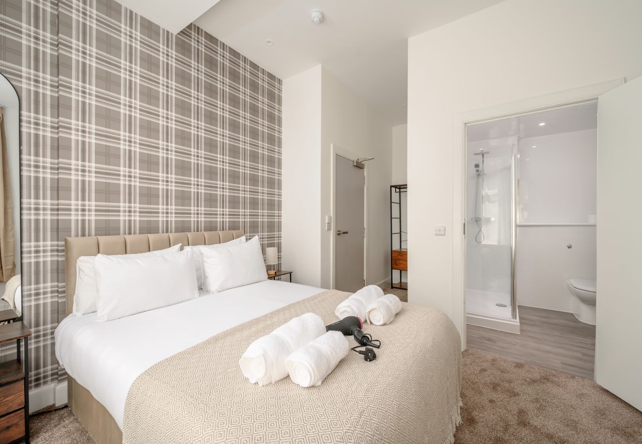 Rent by room in Edinburgh - Newsome Lodge - Room 1 - Gilmerton, Edinburgh
