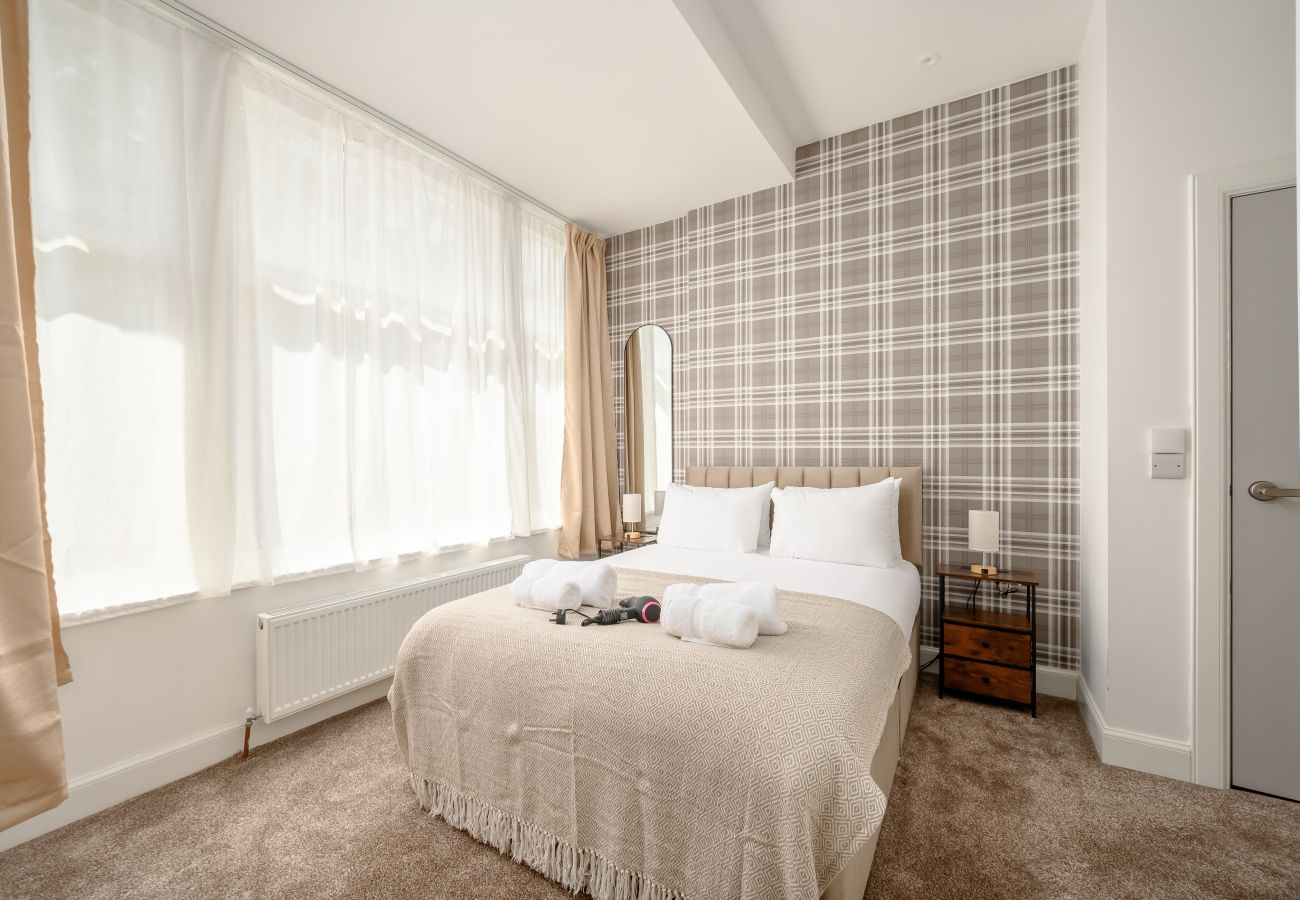 Rent by room in Edinburgh - Newsome Lodge - Room 1 - Gilmerton, Edinburgh
