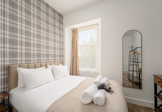 Rent by room in Edinburgh - Newsome Lodge - Room 2 - Gilmerton, Edinburgh