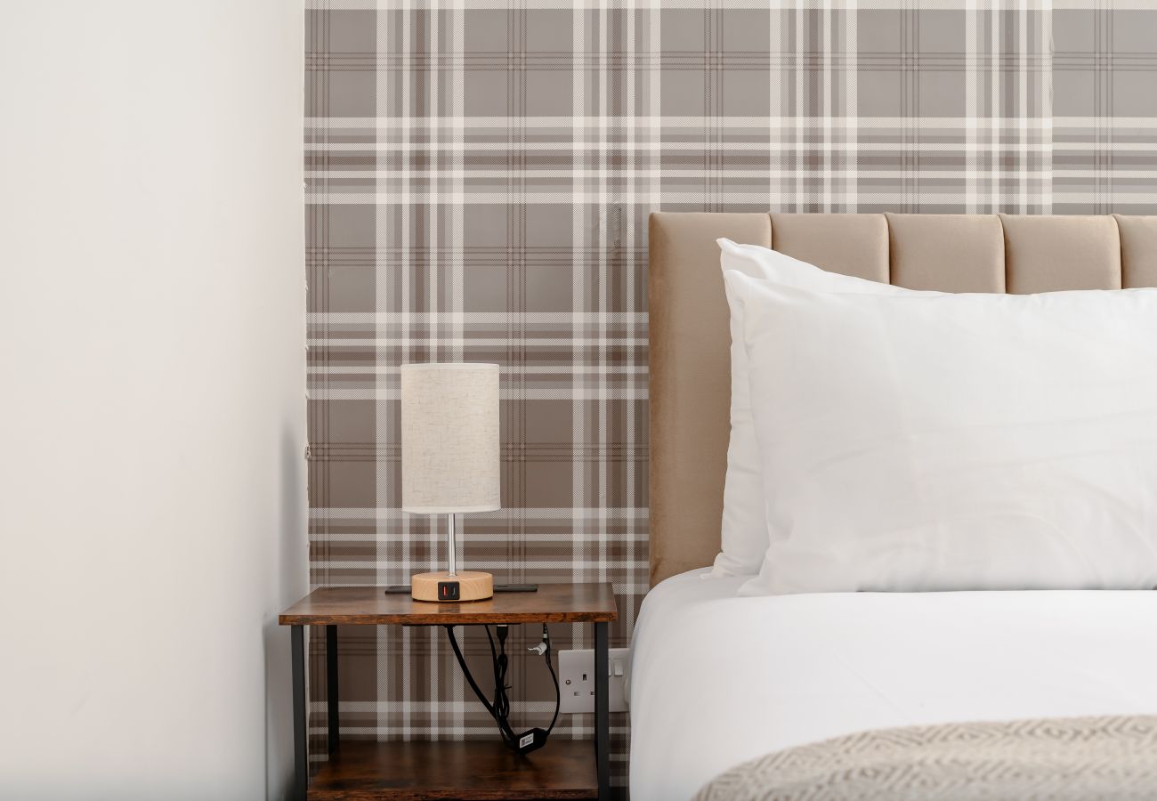 Rent by room in Edinburgh - Newsome Lodge - Room 2 - Gilmerton, Edinburgh