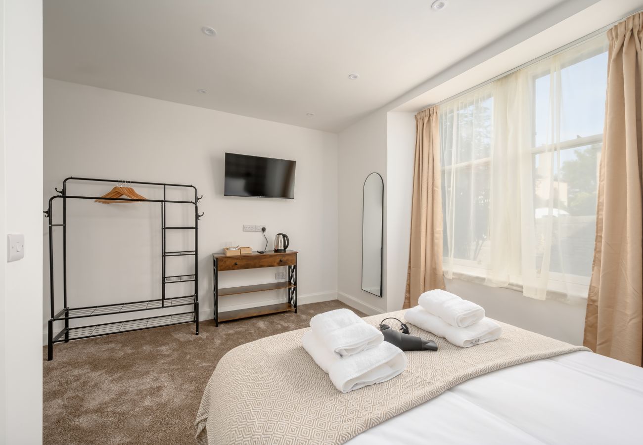 Rent by room in Edinburgh - Newsome Lodge - Room 3 - Gilmerton, Edinburgh
