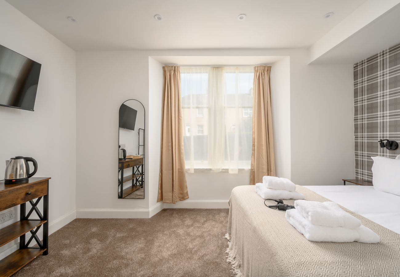 Rent by room in Edinburgh - Newsome Lodge - Room 3 - Gilmerton, Edinburgh