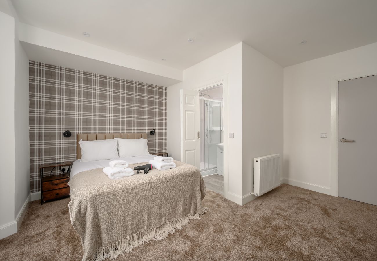 Rent by room in Edinburgh - Newsome Lodge - Room 3 - Gilmerton, Edinburgh