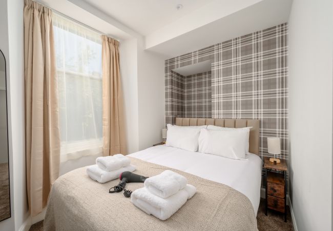 Rent by room in Edinburgh - Newsome Lodge - Room 4 - Gilmerton, Edinburgh