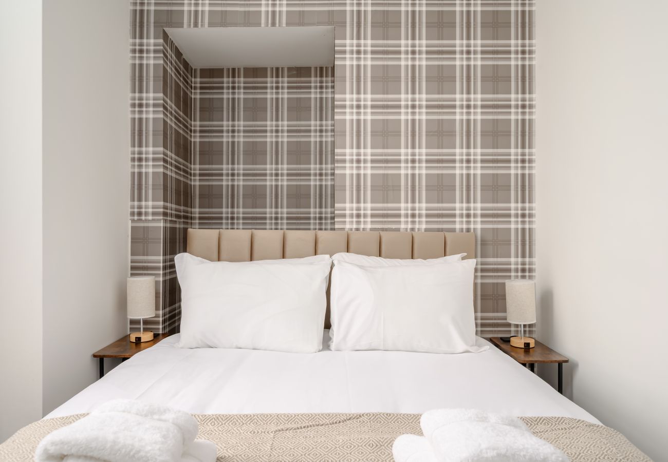 Rent by room in Edinburgh - Newsome Lodge - Room 4 - Gilmerton, Edinburgh