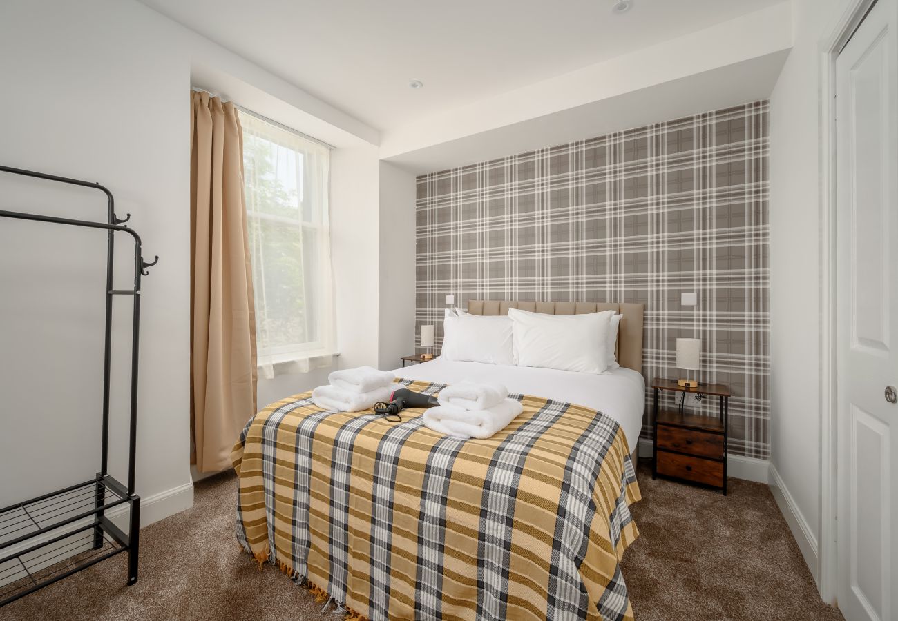 Rent by room in Edinburgh - Newsome Lodge - Room 5 - Gilmerton, Edinburgh