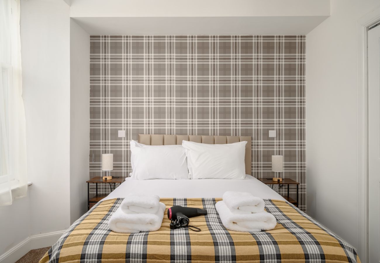 Rent by room in Edinburgh - Newsome Lodge - Room 5 - Gilmerton, Edinburgh
