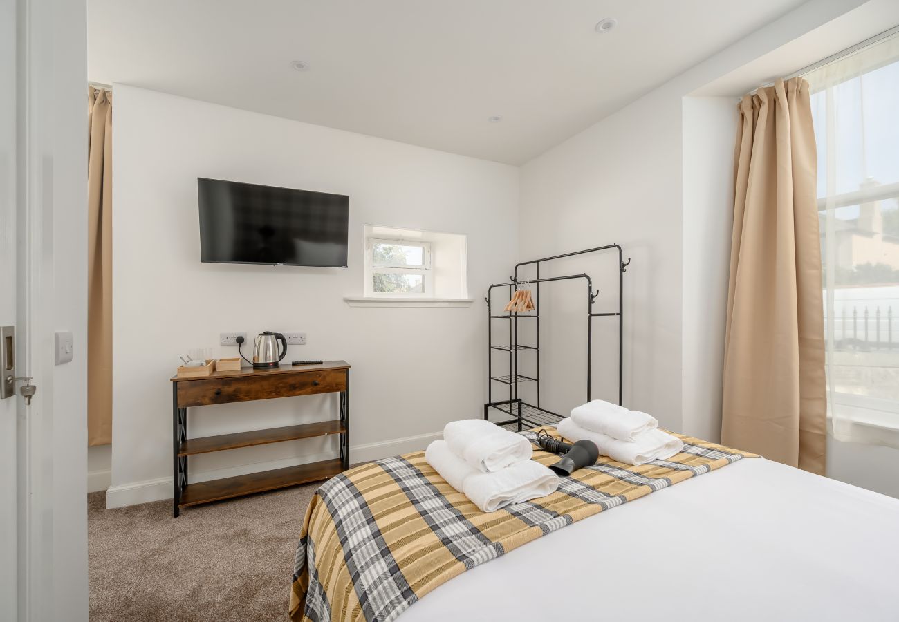 Rent by room in Edinburgh - Newsome Lodge - Room 5 - Gilmerton, Edinburgh