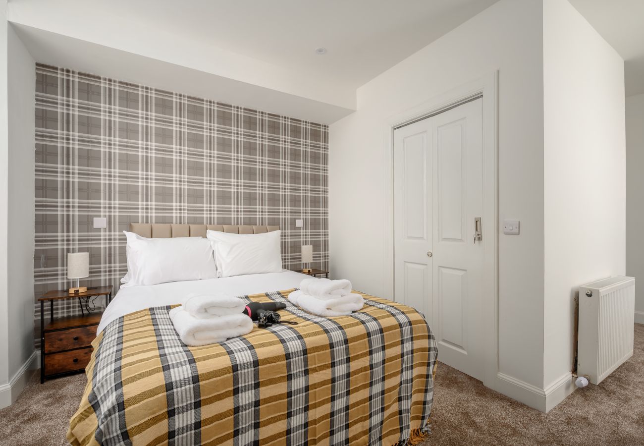 Rent by room in Edinburgh - Newsome Lodge - Room 5 - Gilmerton, Edinburgh