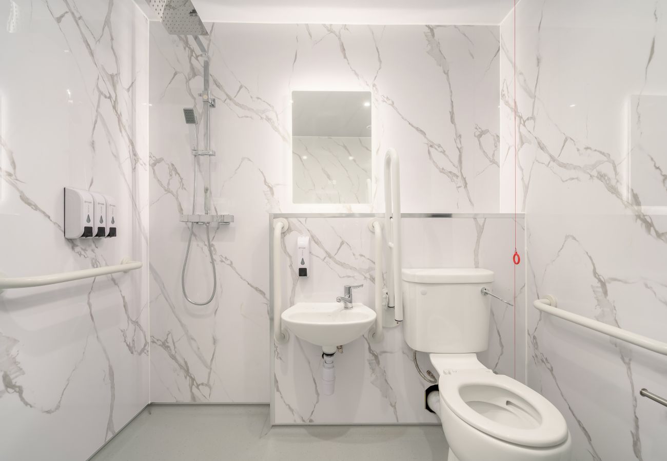 Rent by room in Edinburgh - Newsome Lodge - Room 6- Gilmerton, Edinburgh