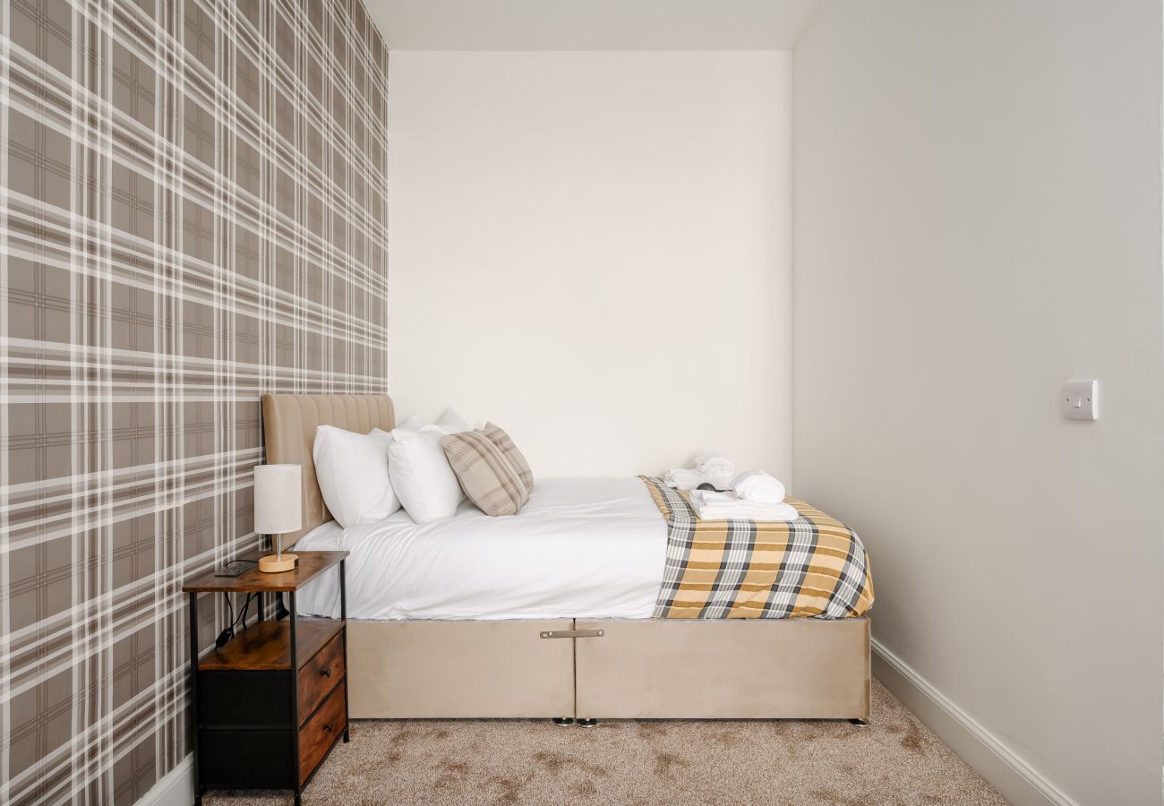 Rent by room in Edinburgh - Newsome Lodge - Room 6- Gilmerton, Edinburgh