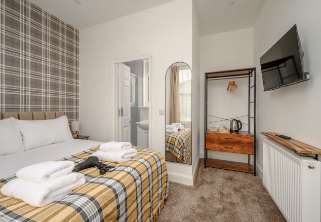 Rent by room in Edinburgh - Newsome Lodge - Room 7 - Gilmerton, Edinburgh