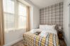 Rent by room in Edinburgh - Newsome Lodge - Room 7 - Gilmerton, Edinburgh