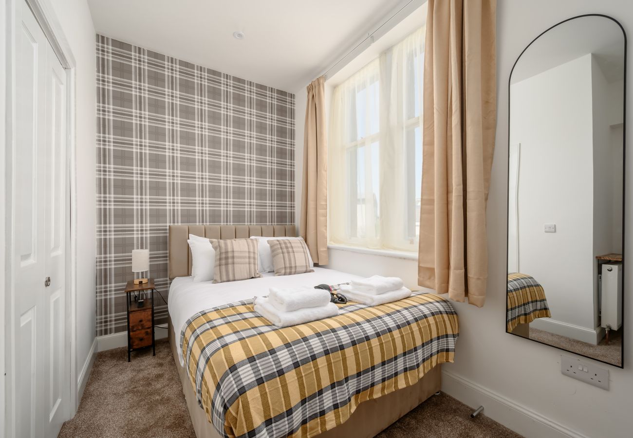 Rent by room in Edinburgh - Newsome Lodge - Room 8 - Gilmerton, Edinburgh