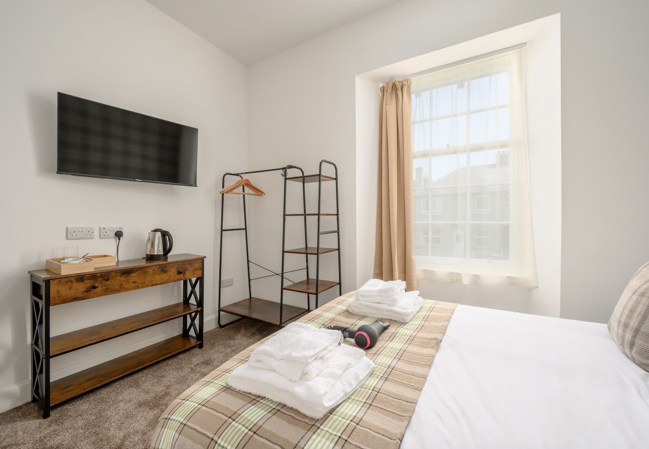 Rent by room in Edinburgh - Newsome Lodge - Room 10 - Gilmerton, Edinburgh