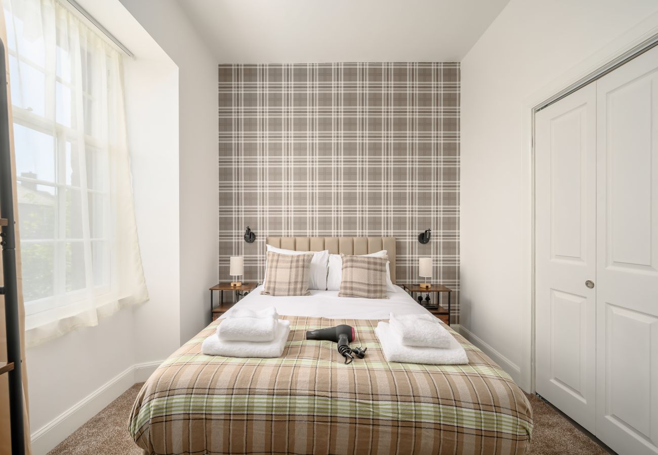 Rent by room in Edinburgh - Newsome Lodge - Room 10 - Gilmerton, Edinburgh