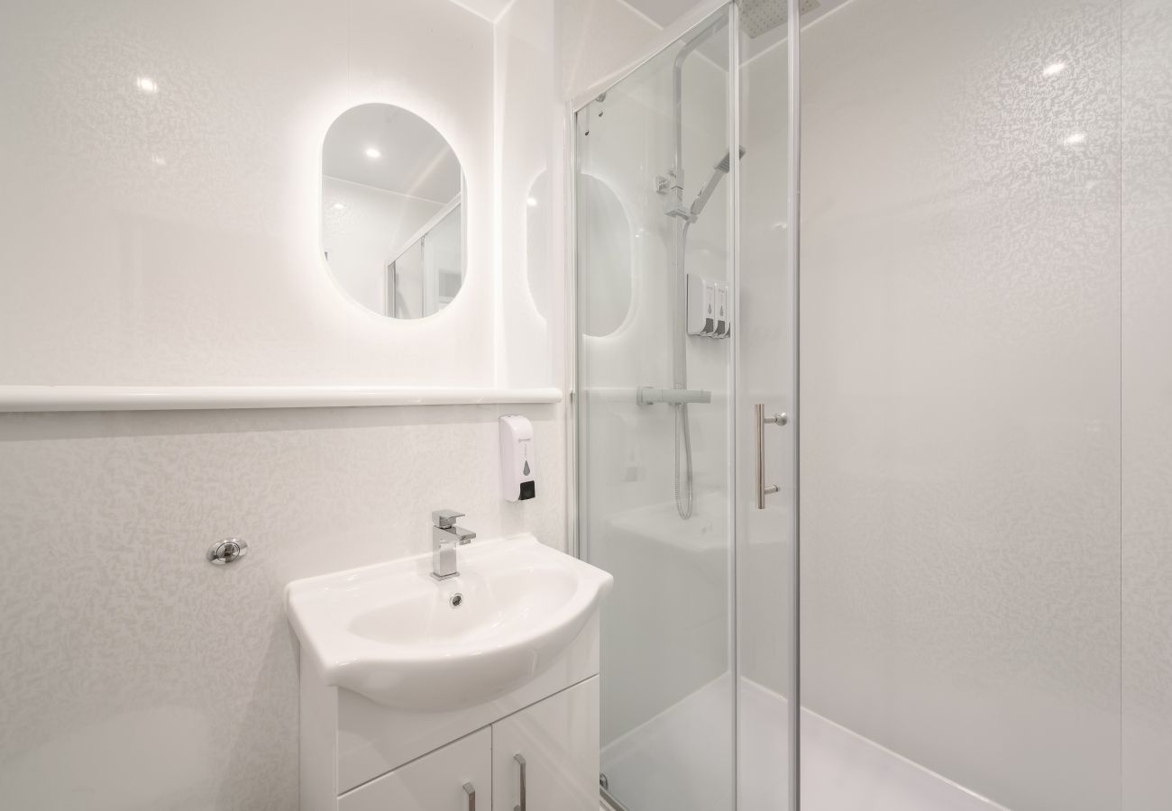 Rent by room in Edinburgh - Newsome Lodge - Room 11 - Gilmerton, Edinburgh
