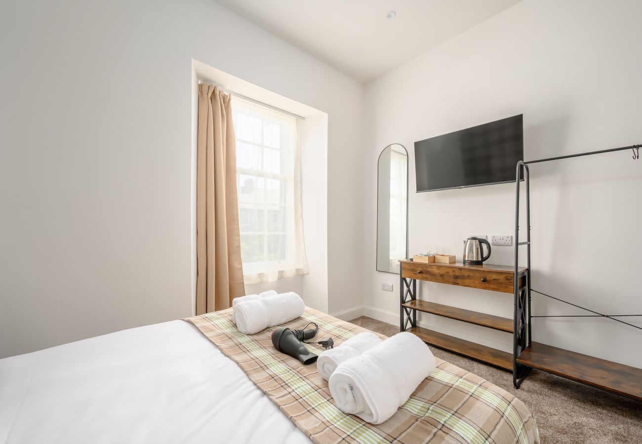 Rent by room in Edinburgh - Newsome Lodge - Room 11 - Gilmerton, Edinburgh