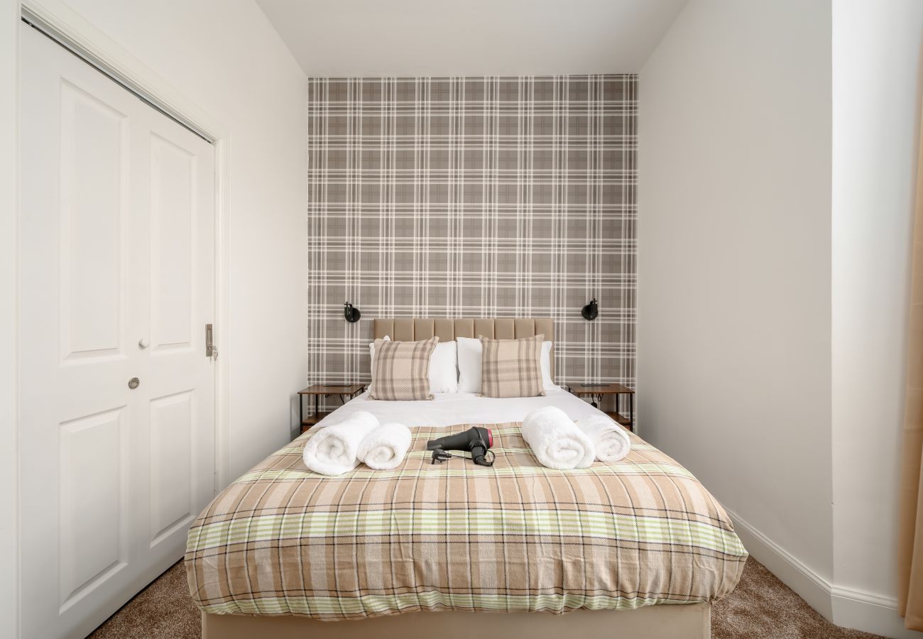 Rent by room in Edinburgh - Newsome Lodge - Room 11 - Gilmerton, Edinburgh