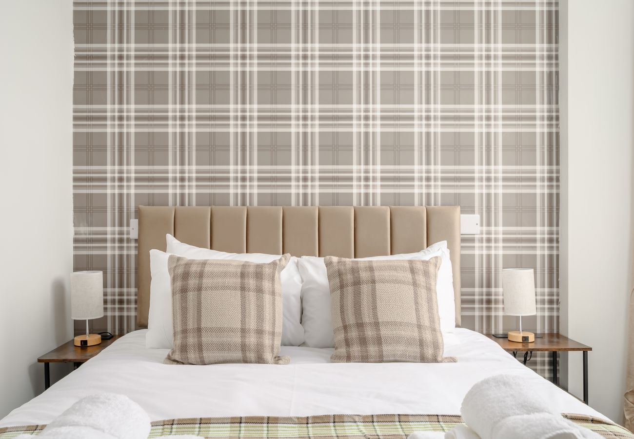 Rent by room in Edinburgh - Newsome Lodge - Room 12 - Gilmerton, Edinburgh