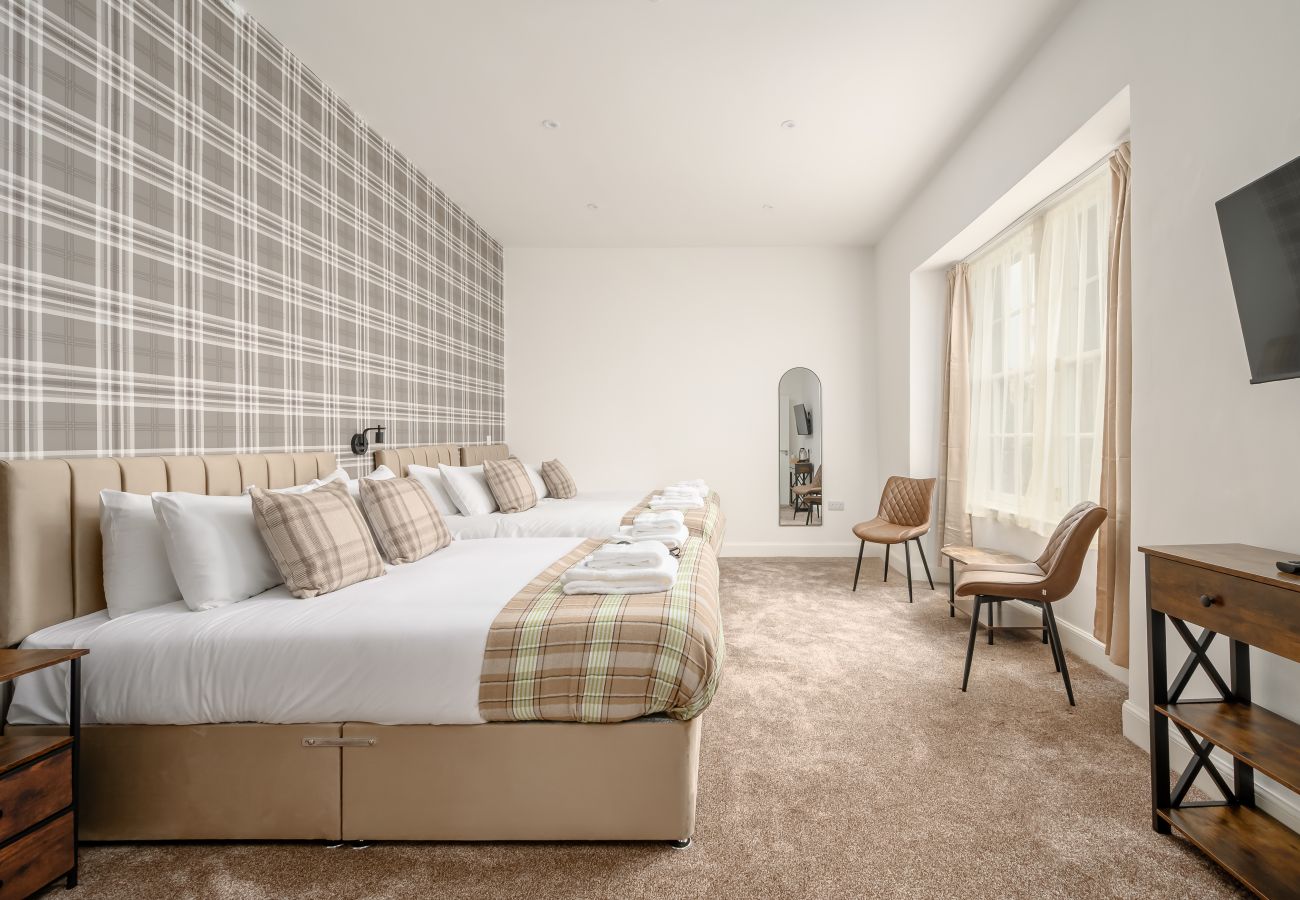 Rent by room in Edinburgh - Newsome Lodge - Room 13 - Gilmerton, Edinburgh
