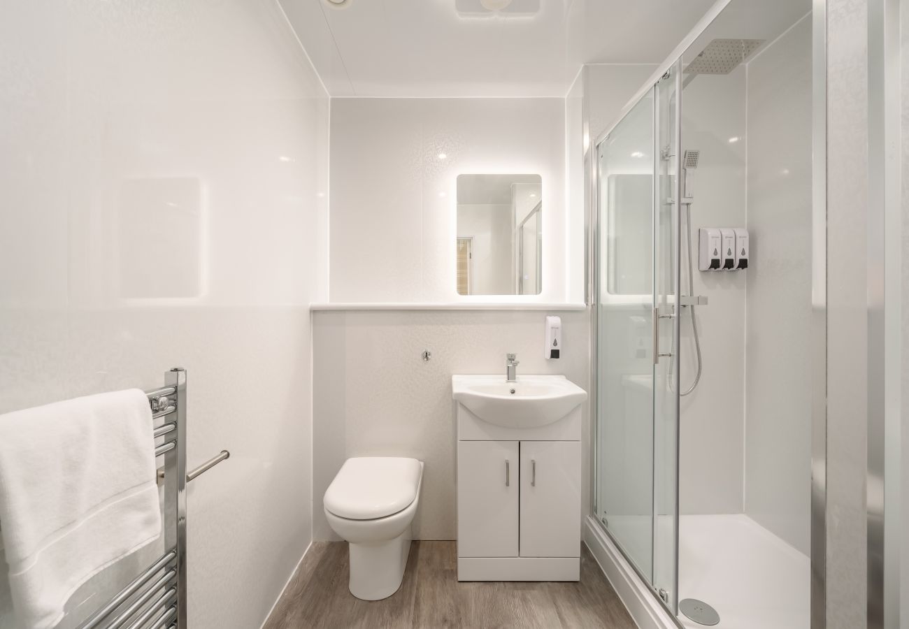 Rent by room in Edinburgh - Newsome Lodge - Room 14 - Gilmerton, Edinburgh