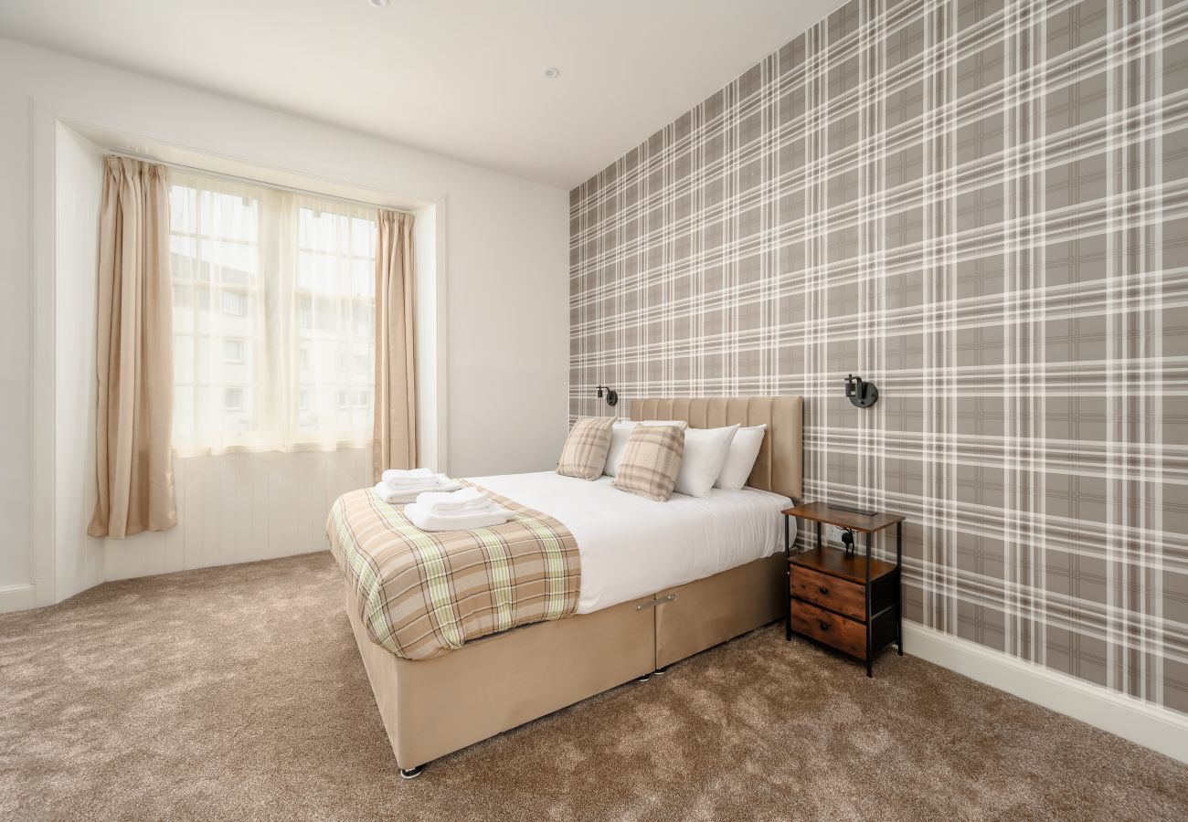 Rent by room in Edinburgh - Newsome Lodge - Room 15 - Gilmerton, Edinburgh