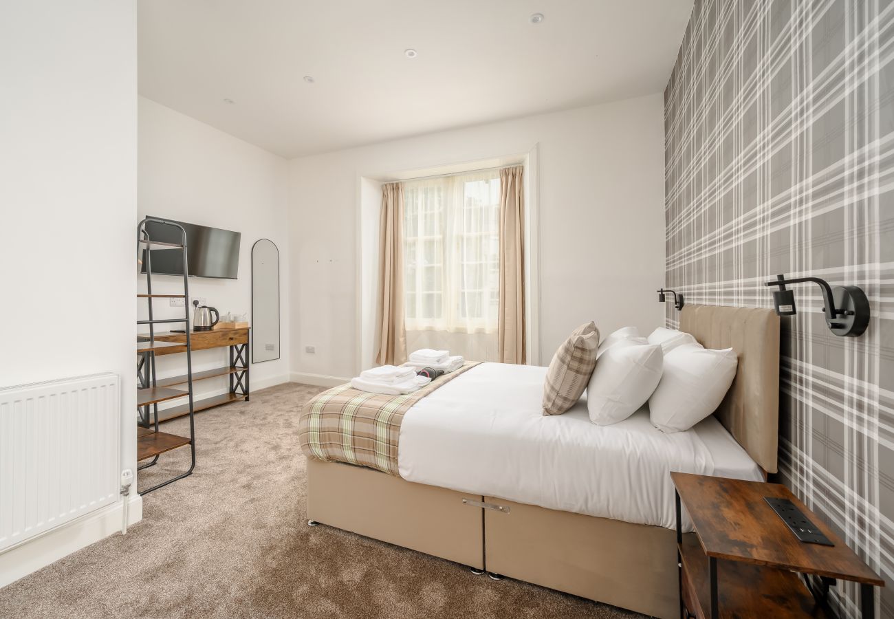 Rent by room in Edinburgh - Newsome Lodge - Room 15 - Gilmerton, Edinburgh