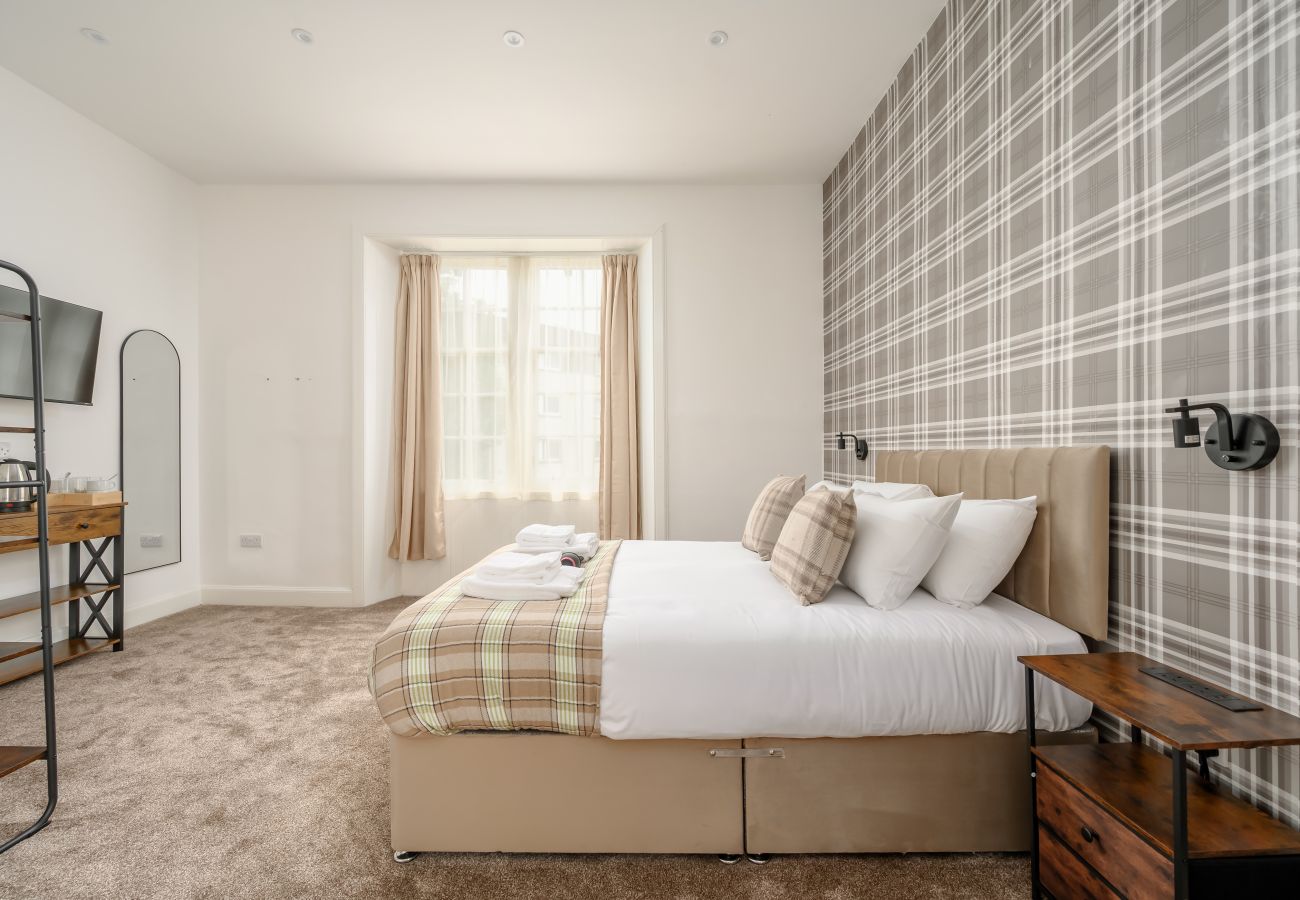 Rent by room in Edinburgh - Newsome Lodge - Room 15 - Gilmerton, Edinburgh