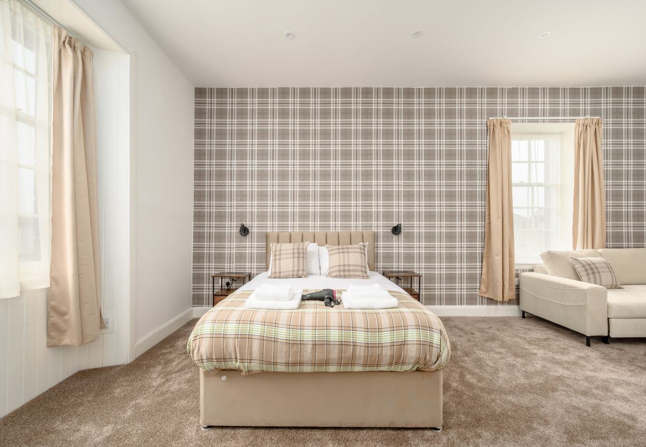 Rent by room in Edinburgh - Newsome Lodge - Room 15 - Gilmerton, Edinburgh