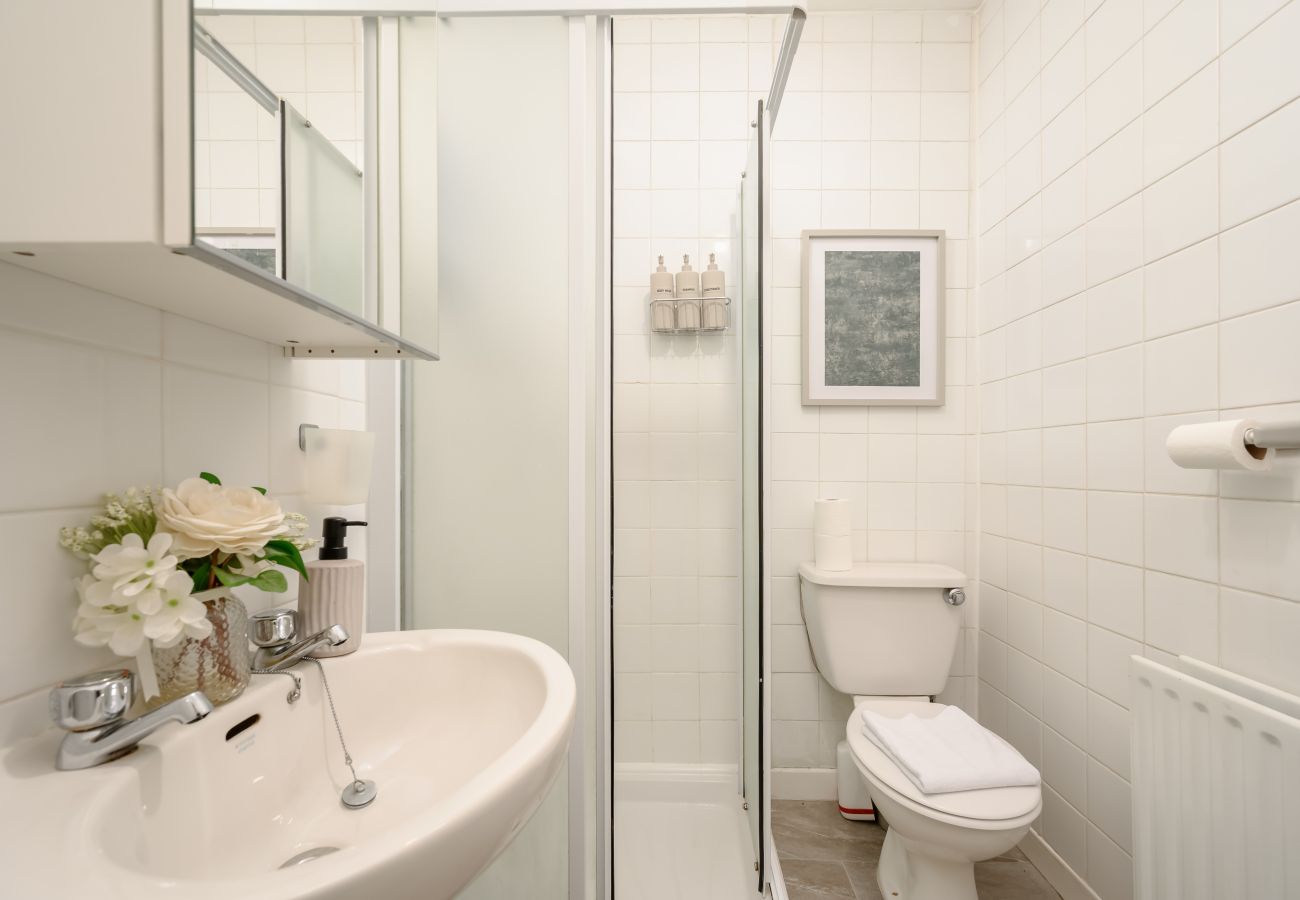 House in Glasgow - Westland 2 Bedroom House - Glasgow