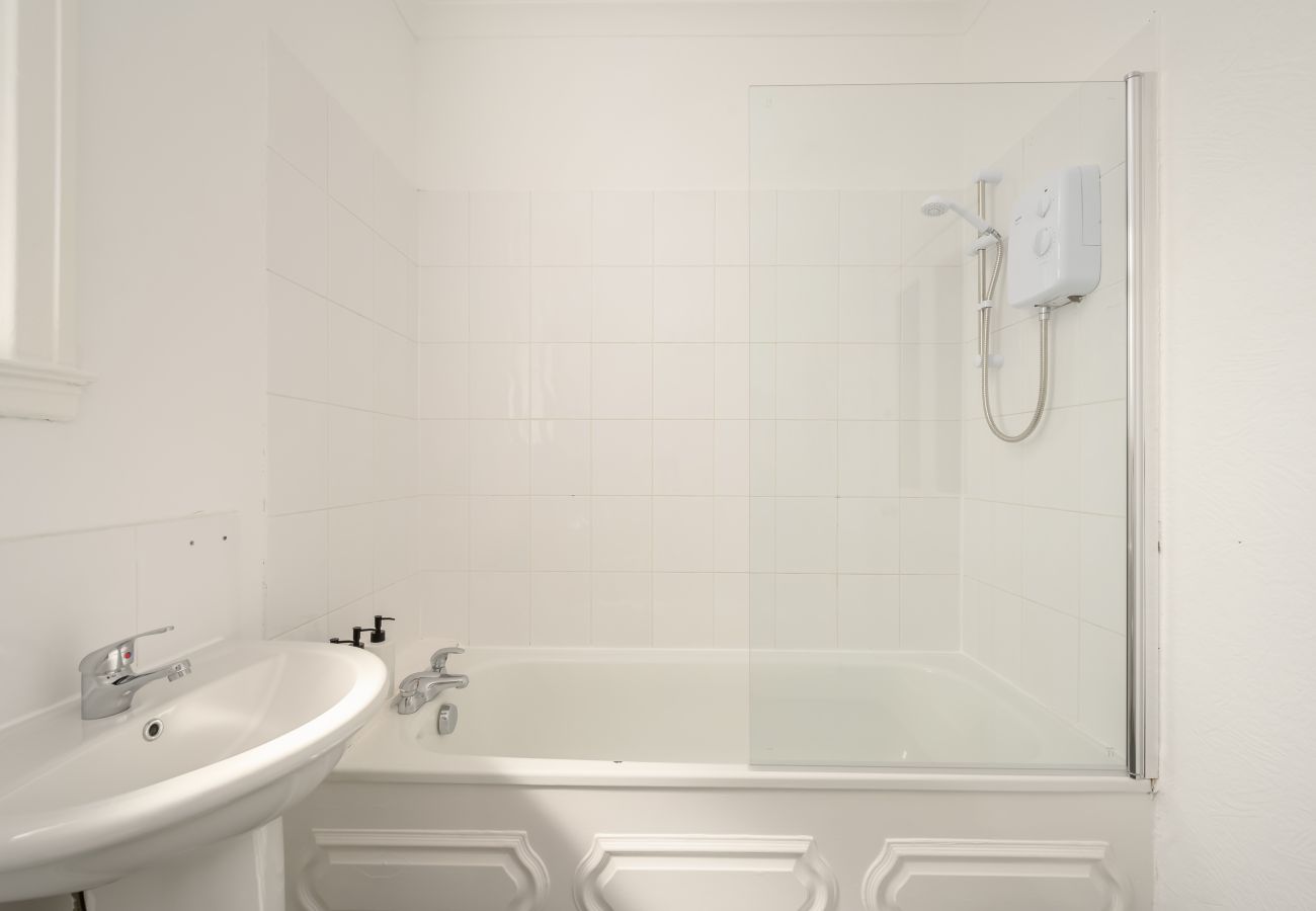 Apartment in Edinburgh - Parkhead 2 Bedroom Apartment - Edinburgh