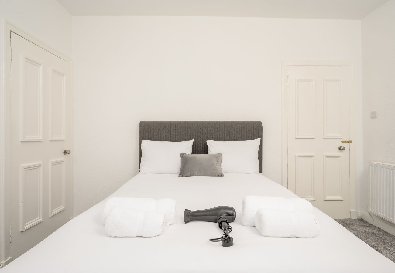 Apartment in Edinburgh - Parkhead 2 Bedroom Apartment - Edinburgh
