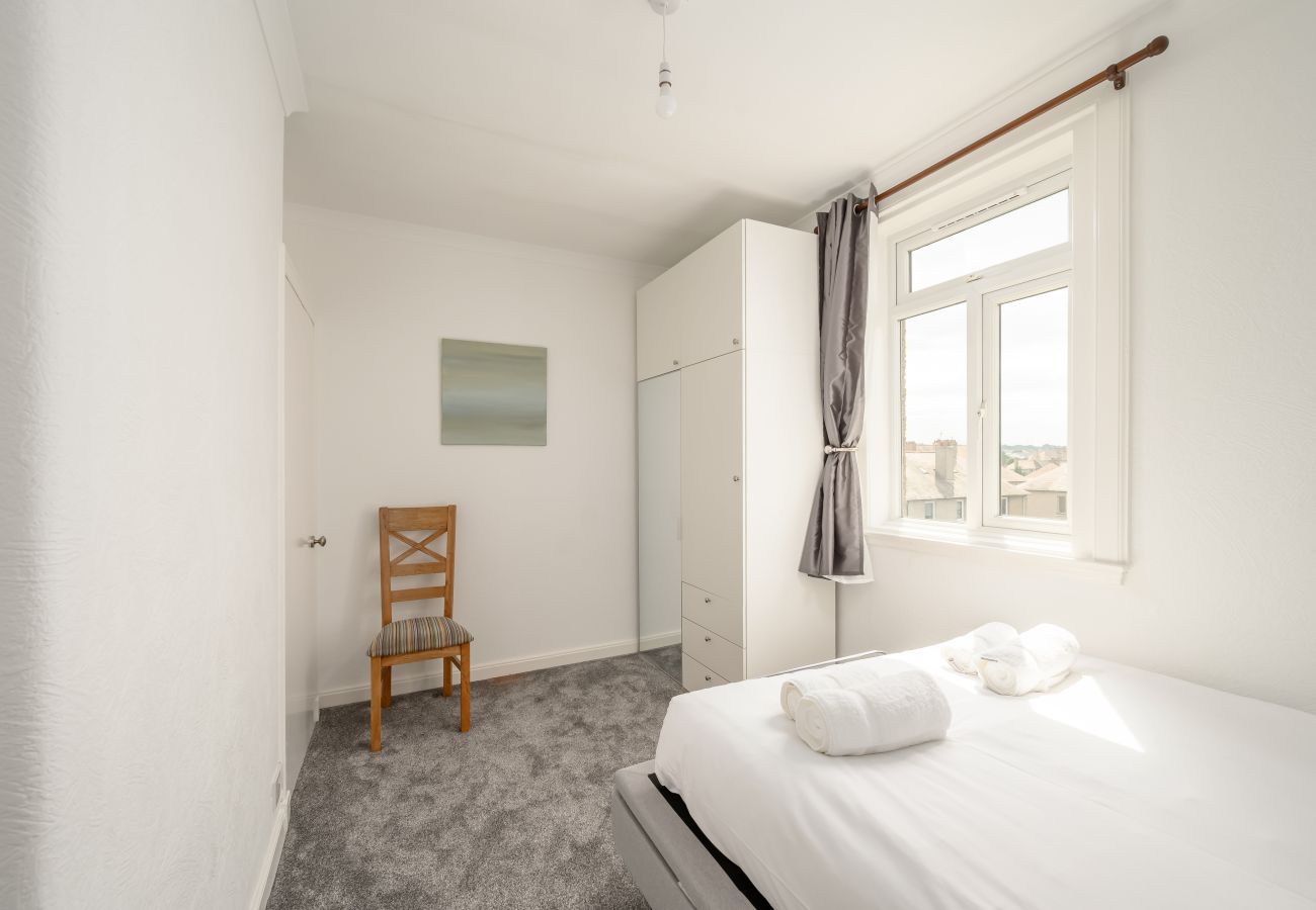 Apartment in Edinburgh - Parkhead 2 Bedroom Apartment - Edinburgh