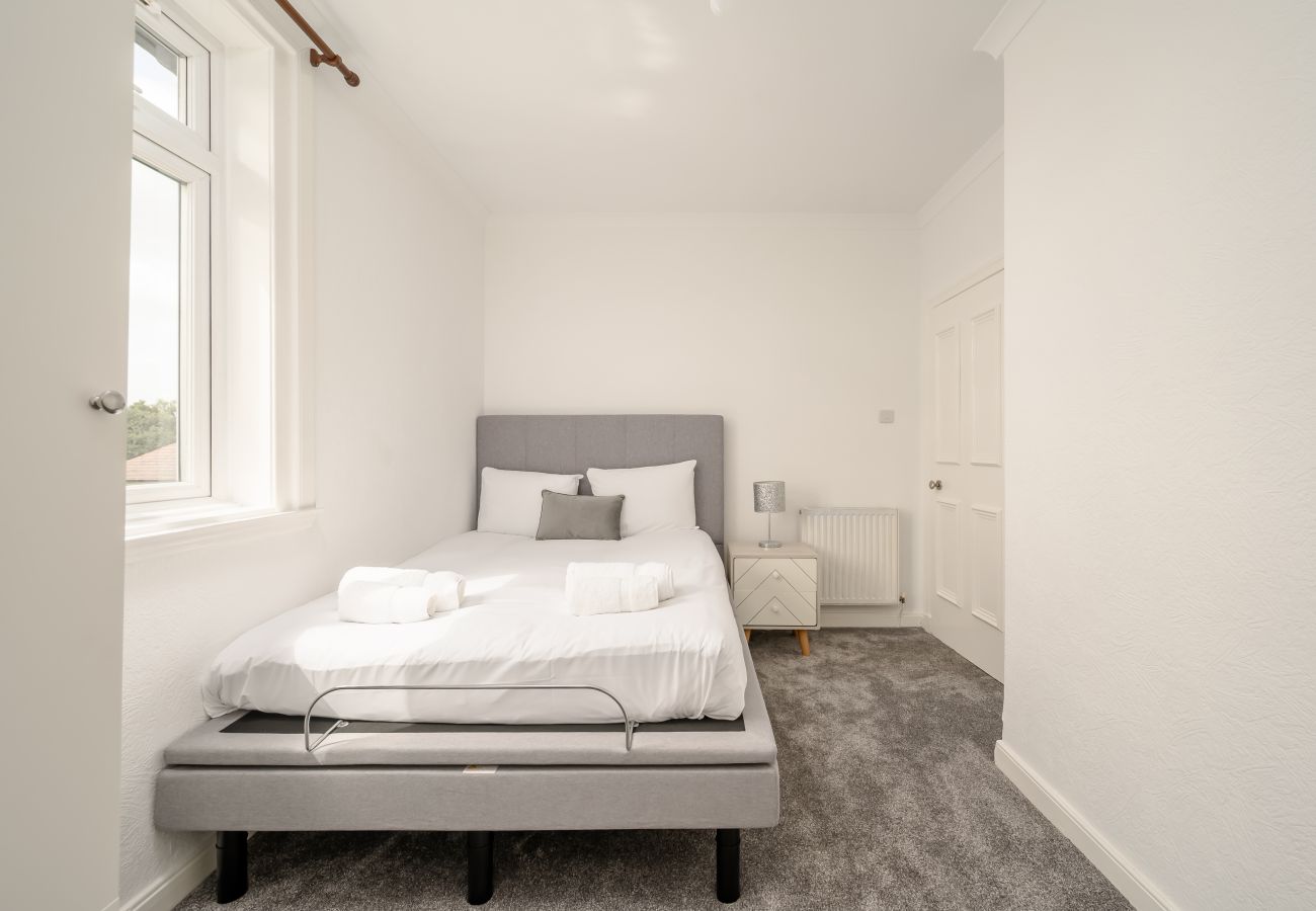 Apartment in Edinburgh - Parkhead 2 Bedroom Apartment - Edinburgh
