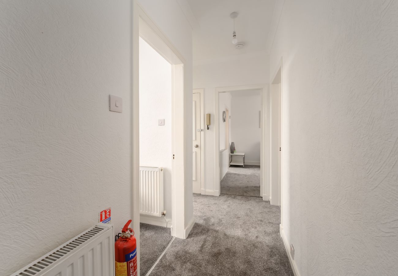 Apartment in Edinburgh - Parkhead 2 Bedroom Apartment - Edinburgh