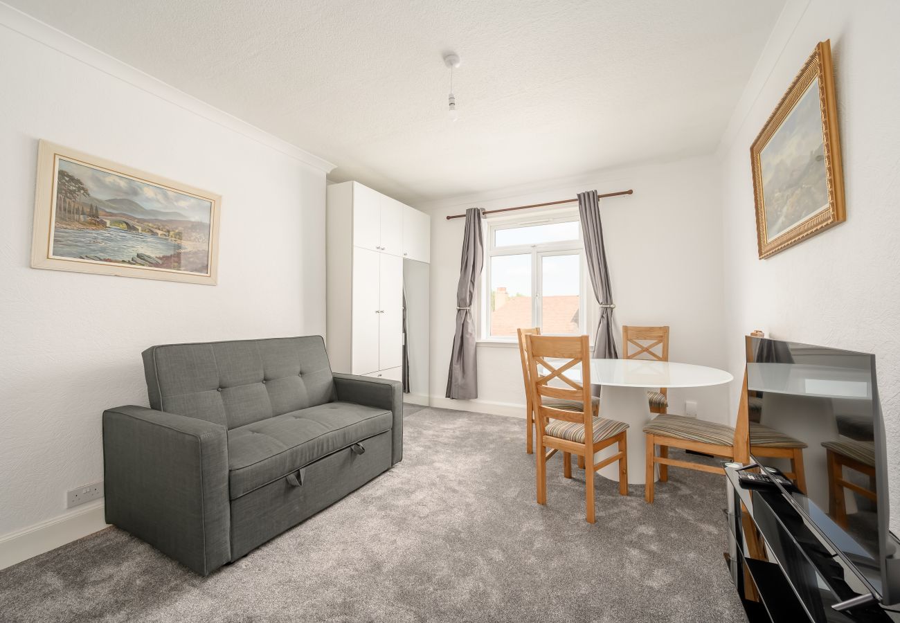 Apartment in Edinburgh - Parkhead 2 Bedroom Apartment - Edinburgh