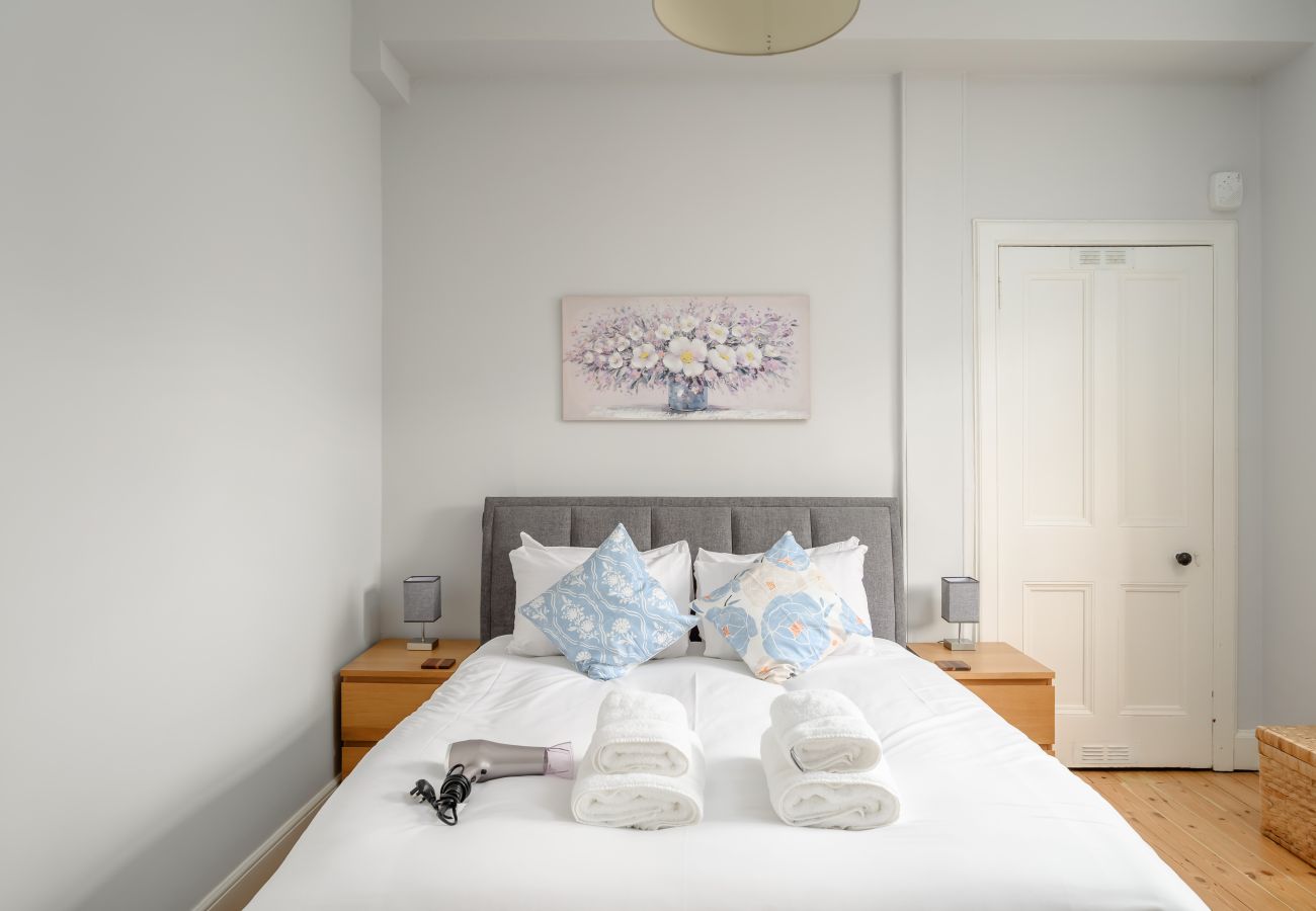 Apartment in Edinburgh - Harrison 2 Bedroom Apartment - Edinburgh