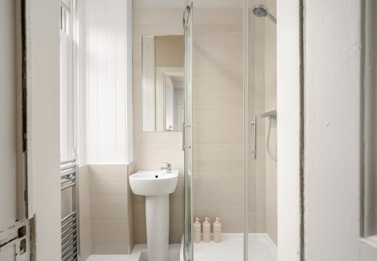 Apartment in Edinburgh - Harrison 2 Bedroom Apartment - Edinburgh