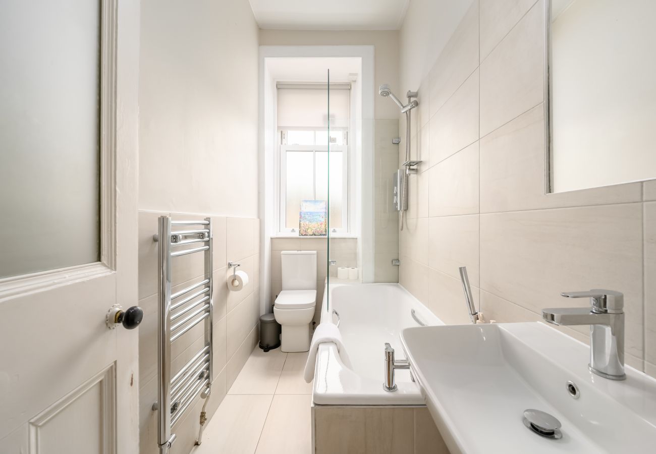 Apartment in Edinburgh - Harrison 2 Bedroom Apartment - Edinburgh