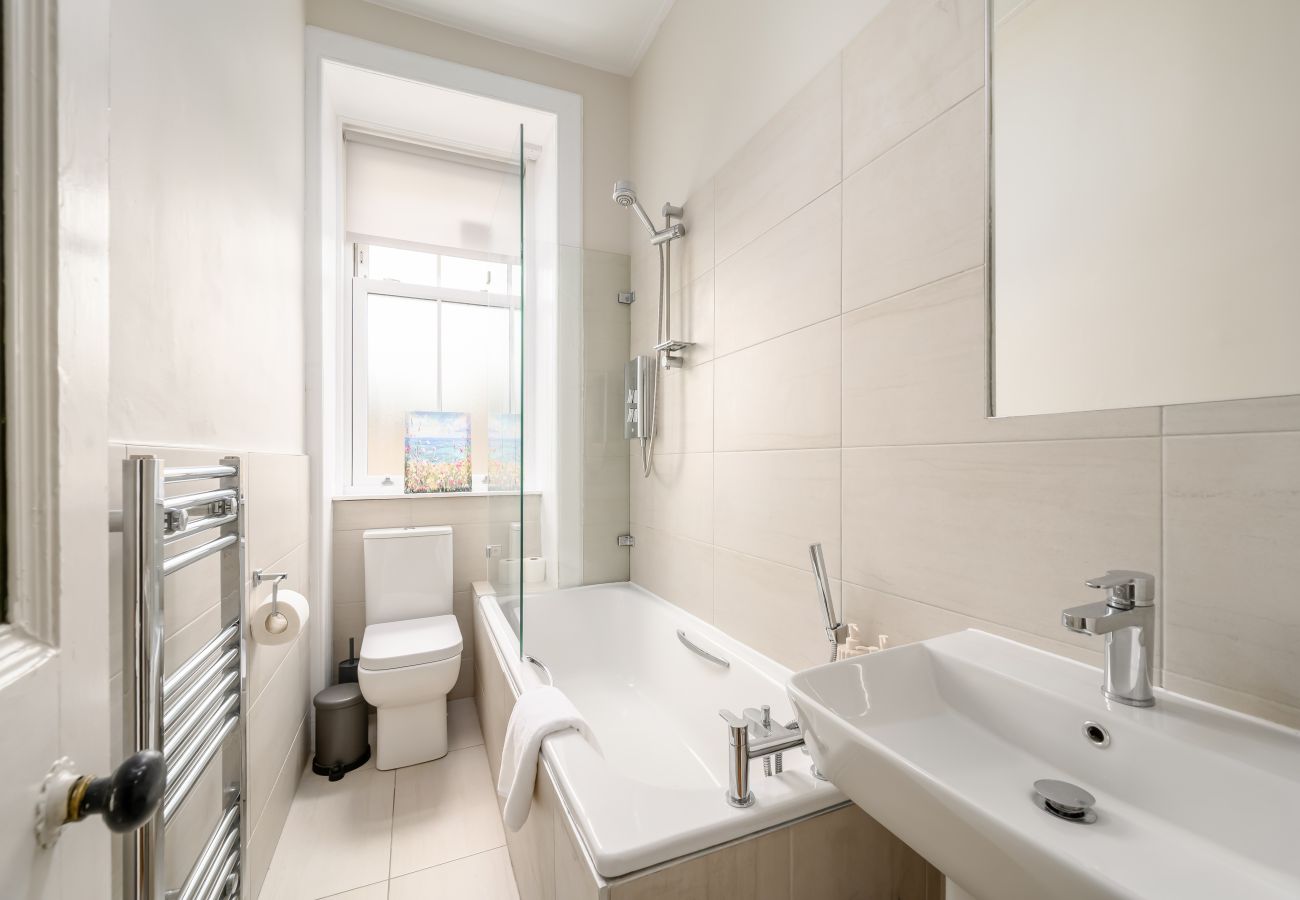 Apartment in Edinburgh - Harrison 2 Bedroom Apartment - Edinburgh