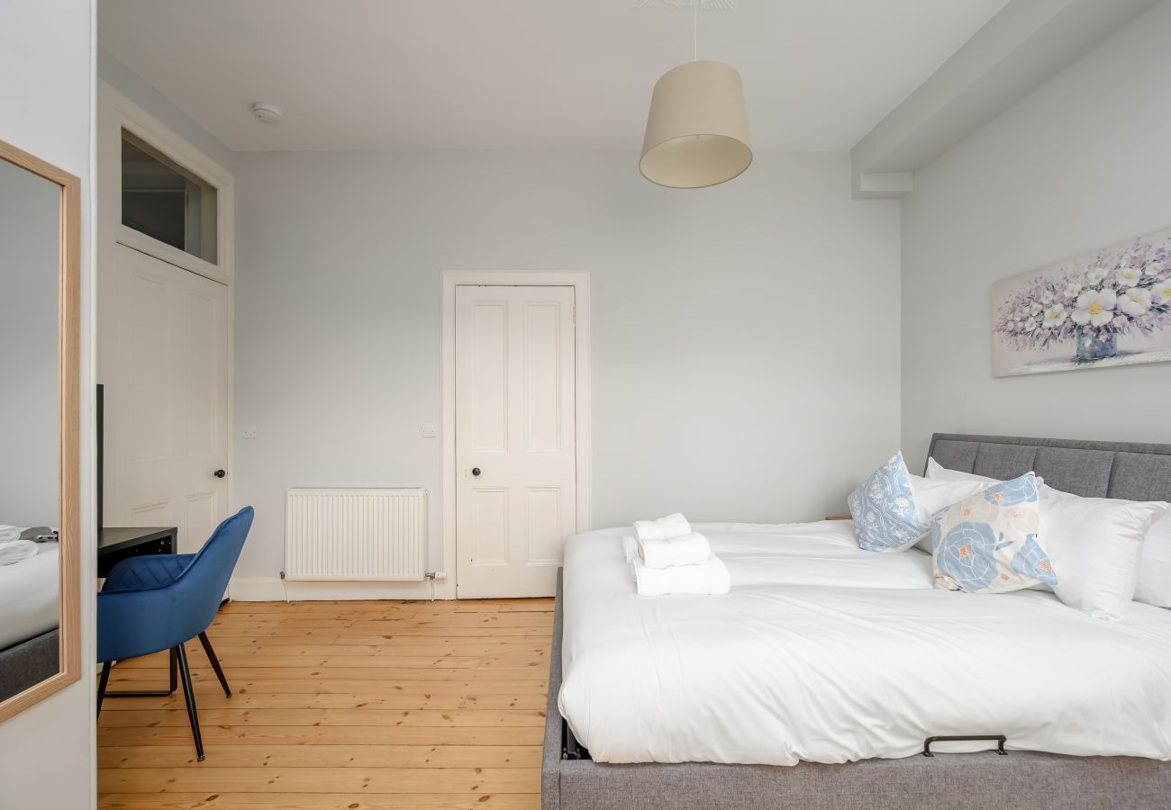 Apartment in Edinburgh - Harrison 2 Bedroom Apartment - Edinburgh